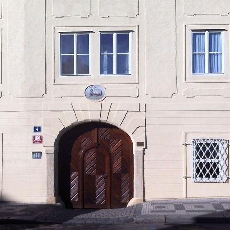 Apartment Dum U Cerneho Beranka Прага Екстериор снимка